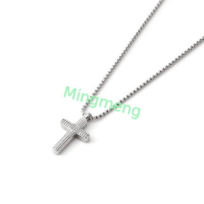 Kette aus Edelstahl, weißgoldene Kreuzhänger mit frischen Diamanten und vollständigem Diamantkreuz