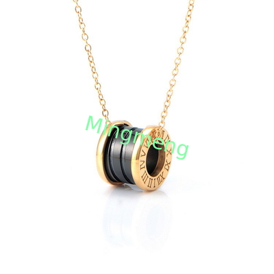 Gold-Edelstahl-Halsband, leichter Luxus, Nische High-End Schlüsselbein-Halsband, Temperament, Frauen-High-End-Design, Schlüsselbein-Kette, neuer Stil
