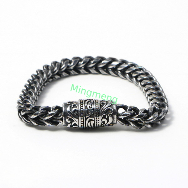 Edelstahl-Männerarmband mit Retro-musterterter Oberfläche gegossen Magnetschnalle Design, trendiges Accessoire