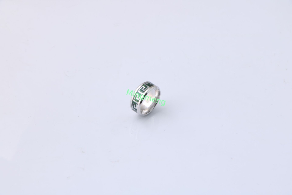 Europäischer und amerikanischer Mikroglasierter Großer Wandmuster Personalisierter Titanstahlring für Männer und Frauen